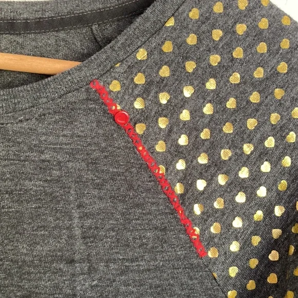 UGG| I ❤️ Ugg Gray Top sz Large - Picture 6 of 6